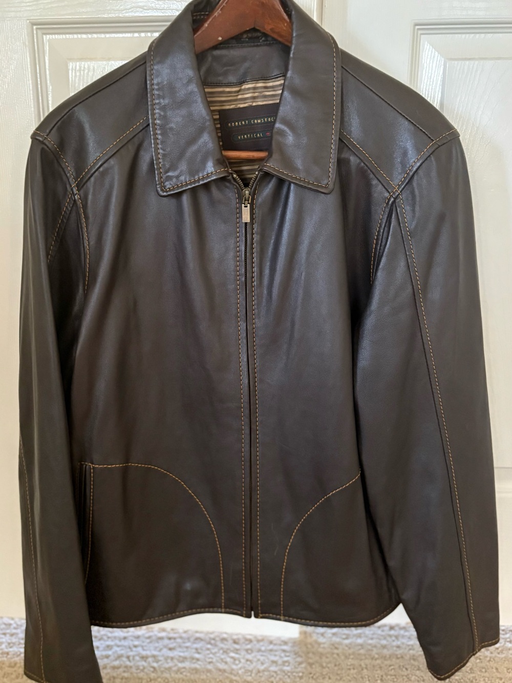 Robert Comstock "Vertical" line leather jacket in brown. Soft leather. Size L